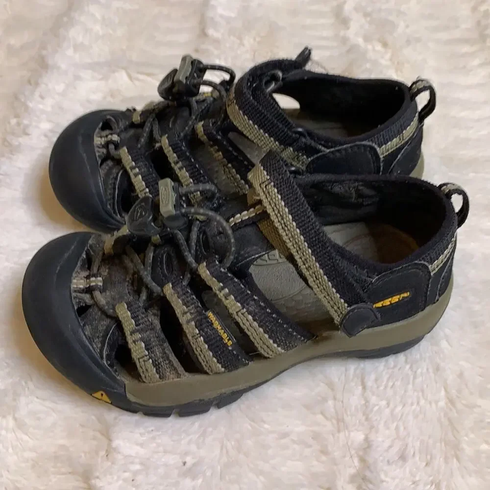 Keen black gray Newport H2 sandals size 12